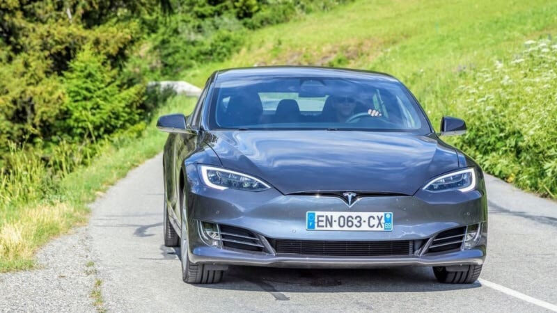 Les constructeurs automobiles paient des milliards à Tesla – Découvrez pourquoi