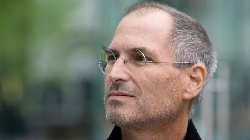 Tim Cook célèbre le 69e anniversaire de Steve Jobs