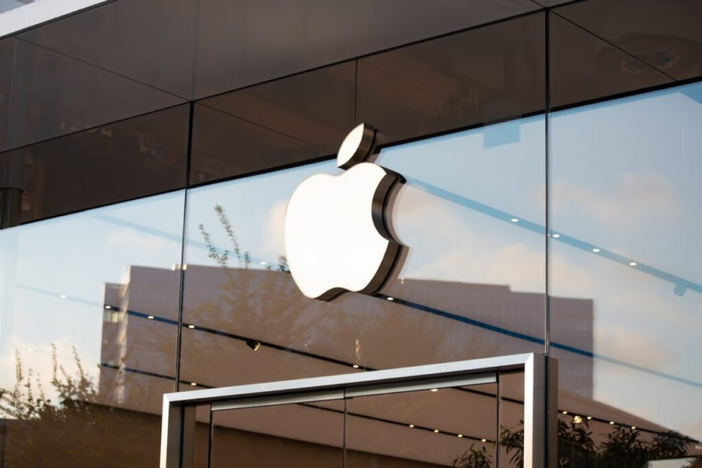 Apple traque un ex-employé pour avoir révélé des secrets sur le Vision Pro et l'app Journal