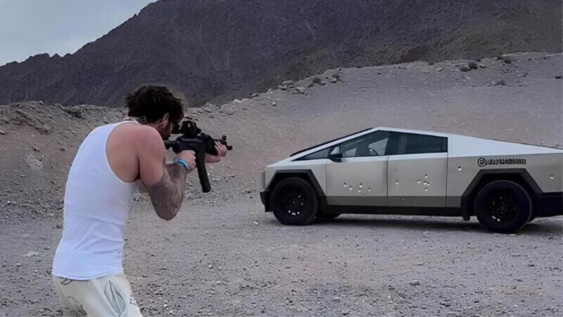 La résistance inégalée du Tesla Cybertruck aux balles en vidéo