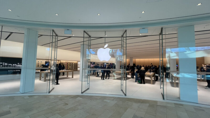 Ouverture du premier Apple Store au Canada avec une zone Pickup pour le retrait des commandes
