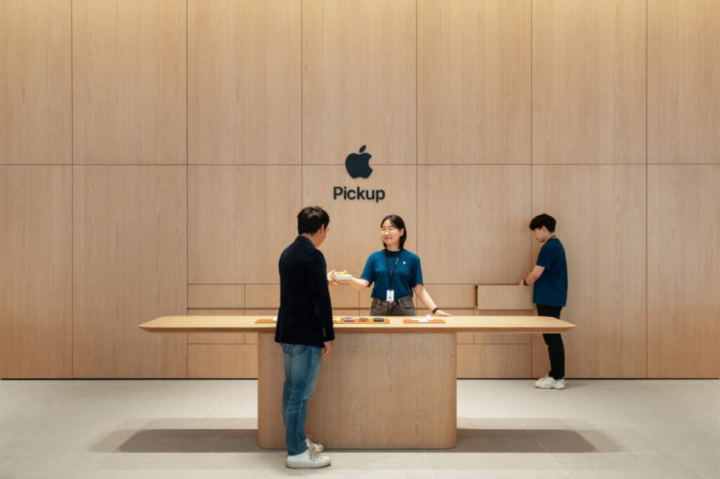 Ouverture du premier Apple Store au Canada avec une zone Pickup pour le retrait des commandes