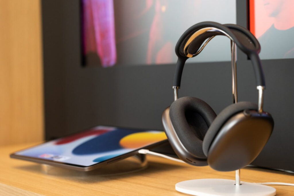 Mise à jour des AirPods Max : firmware 6A325 disponible
