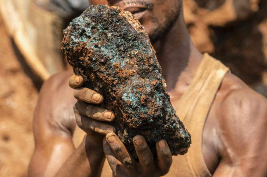 Le Congo accuse Apple d'utiliser des minerais exploités illégalement