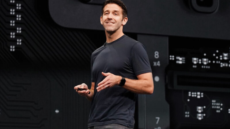 John Ternus pressenti pour succéder à Tim Cook chez Apple