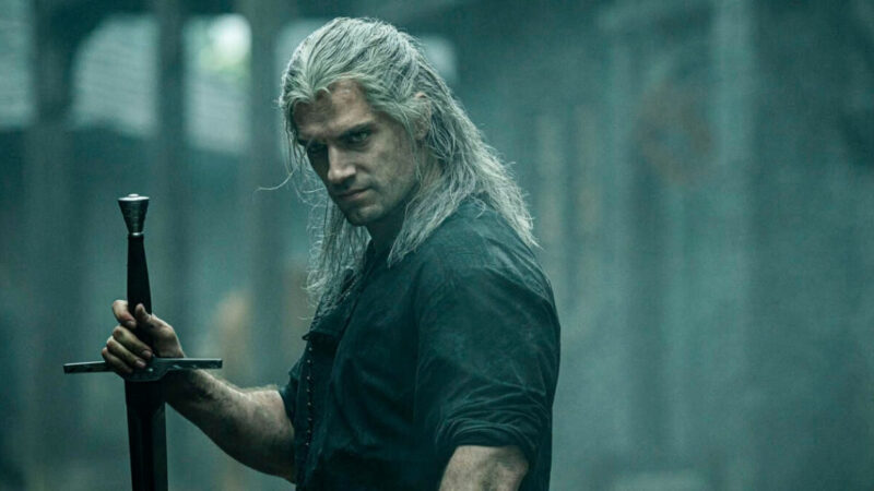 The Witcher : premières images de Liam Hemsworth en Geralt dévoilées