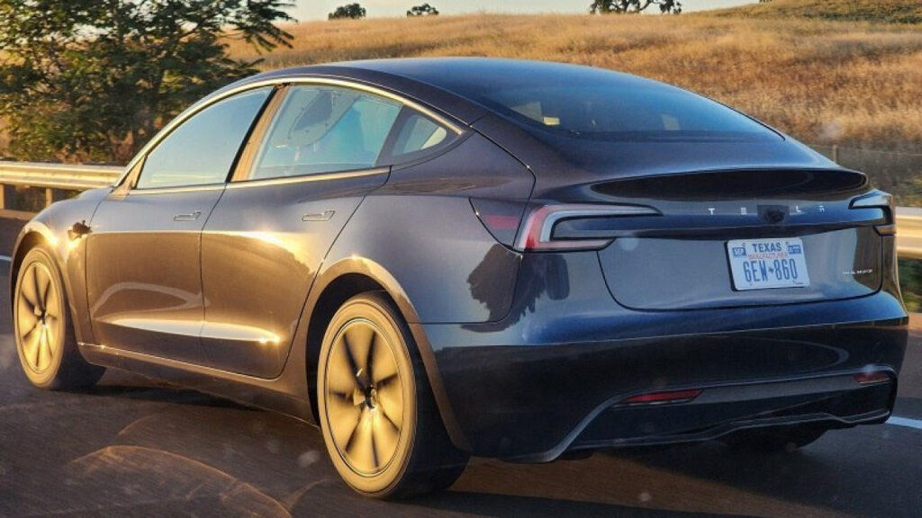 Tesla Model 3 : une version sans rétroviseurs bientôt disponible ?