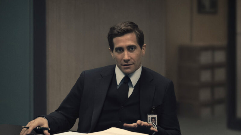 Jake Gyllenhaal incarne un procureur accusé de meurtre dans la série Présumé Innocent