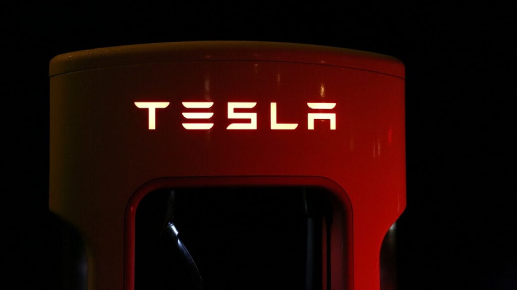 Elon Musk licencie toute l'équipe superchargeur Tesla
