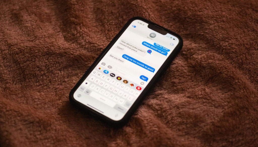iOS 18 : programmation d'envoi de message et fonds d'écran rétro