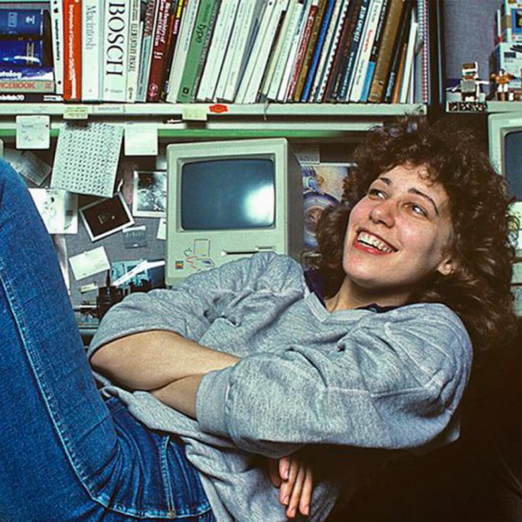 Fonds d'écran macOS Sequoia avec icônes de Susan Kare