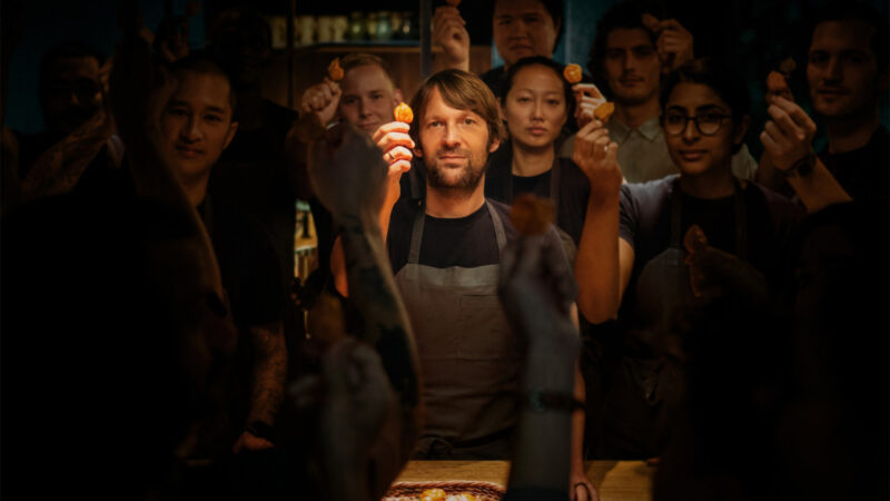 Apple TV+ annonce Omnivore, une série sur la cuisine avec René Redzepi