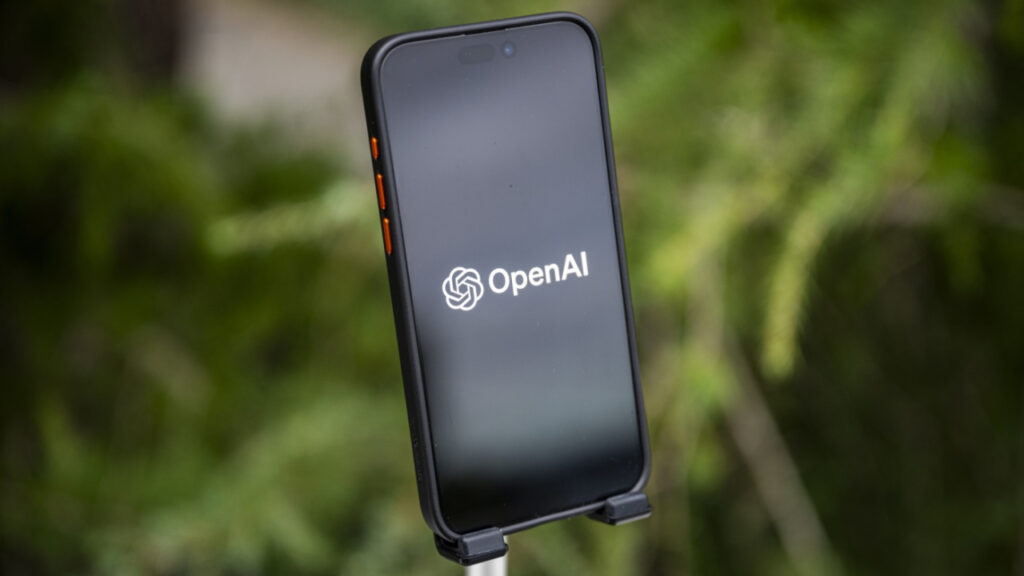 iOS 18 : Apple mettrait fin au partenariat avec OpenAI une fois son chatbot au point