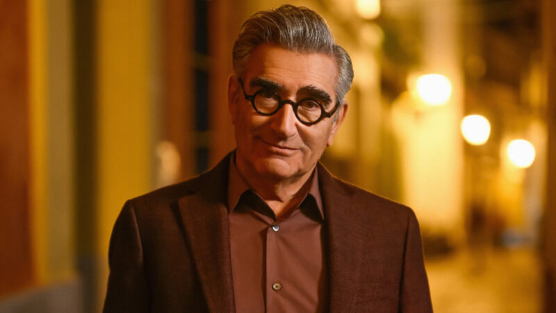 Apple TV+ renouvelle The Reluctant Traveler pour une saison 3