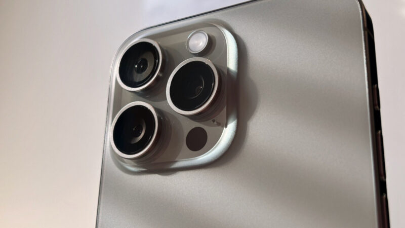 iPhone 16 Pro : zoom optique x5 confirmé