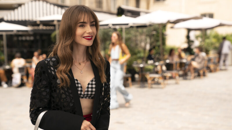 emily in paris triomphe à son retour sur netflix