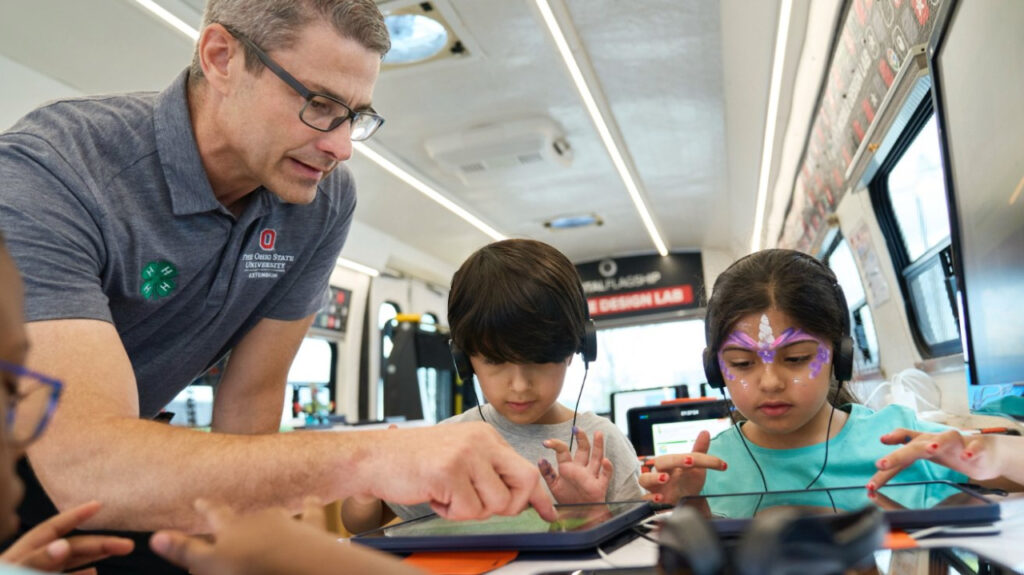 apple soutient l'éducation technologique des enfants défavorisés