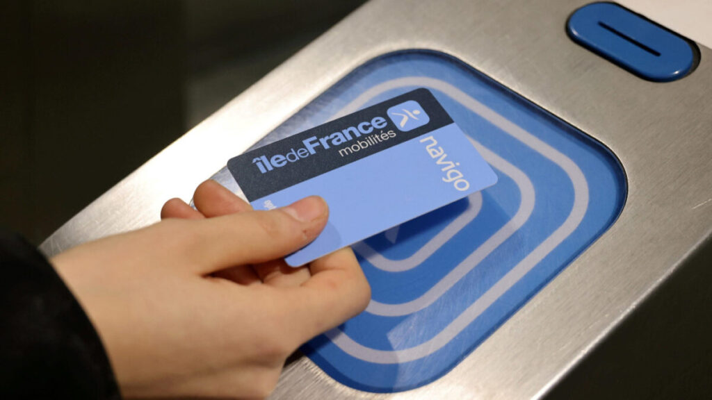 Le pass navigo liberté+ disponible sur iphone en 2025