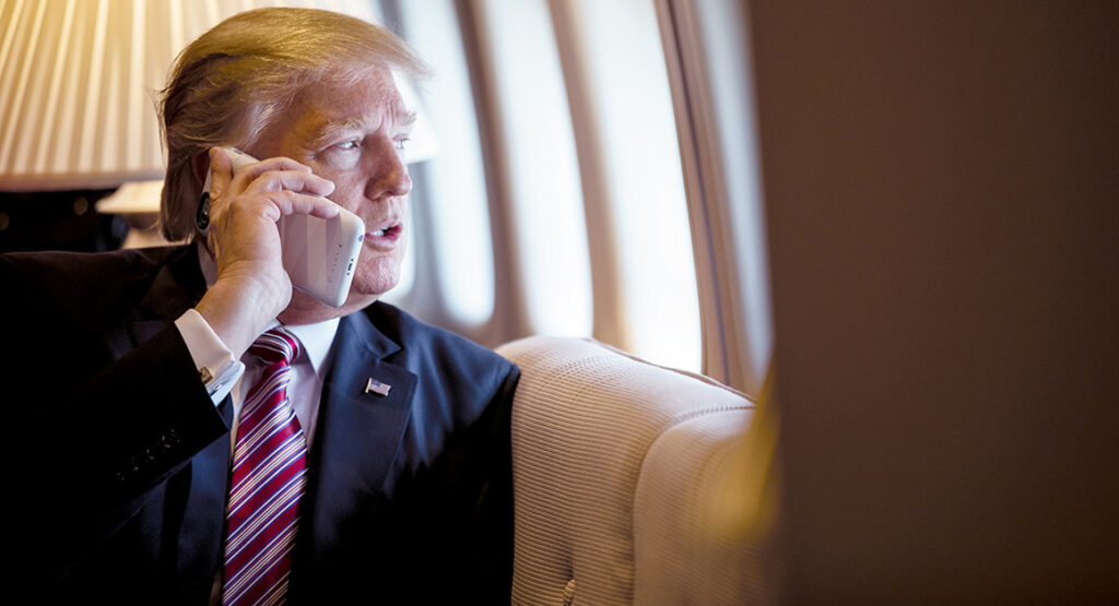 Donald trump appelle apple à déverrouiller l'iphone d'un homme ayant tenté de l'assassiner