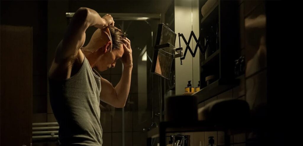 Le chacal devient une série avec eddie redmayne