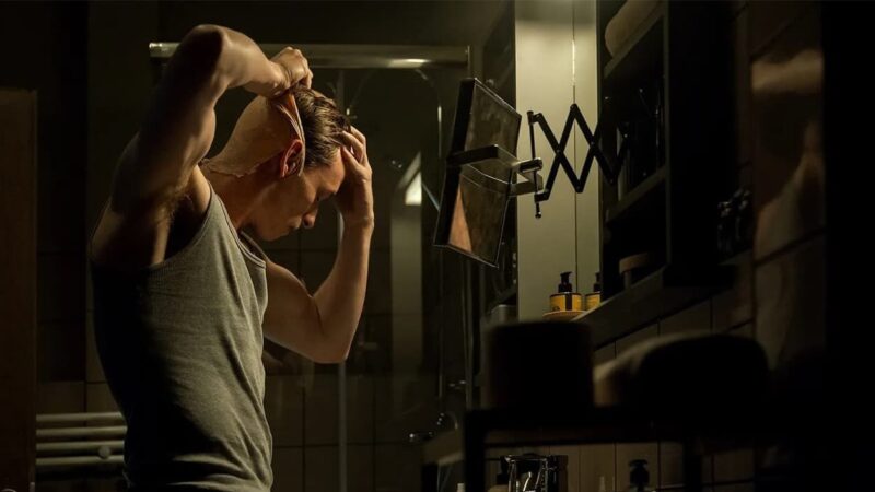 Le chacal devient une série avec eddie redmayne