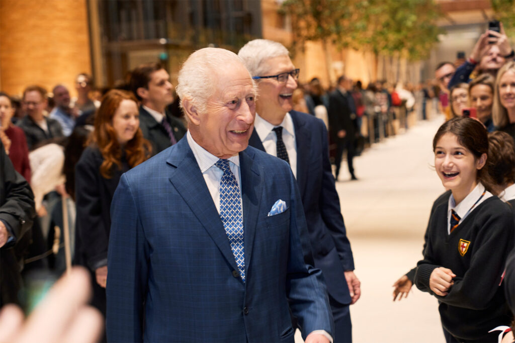 Visite du roi charles iii au siège d'apple à londres