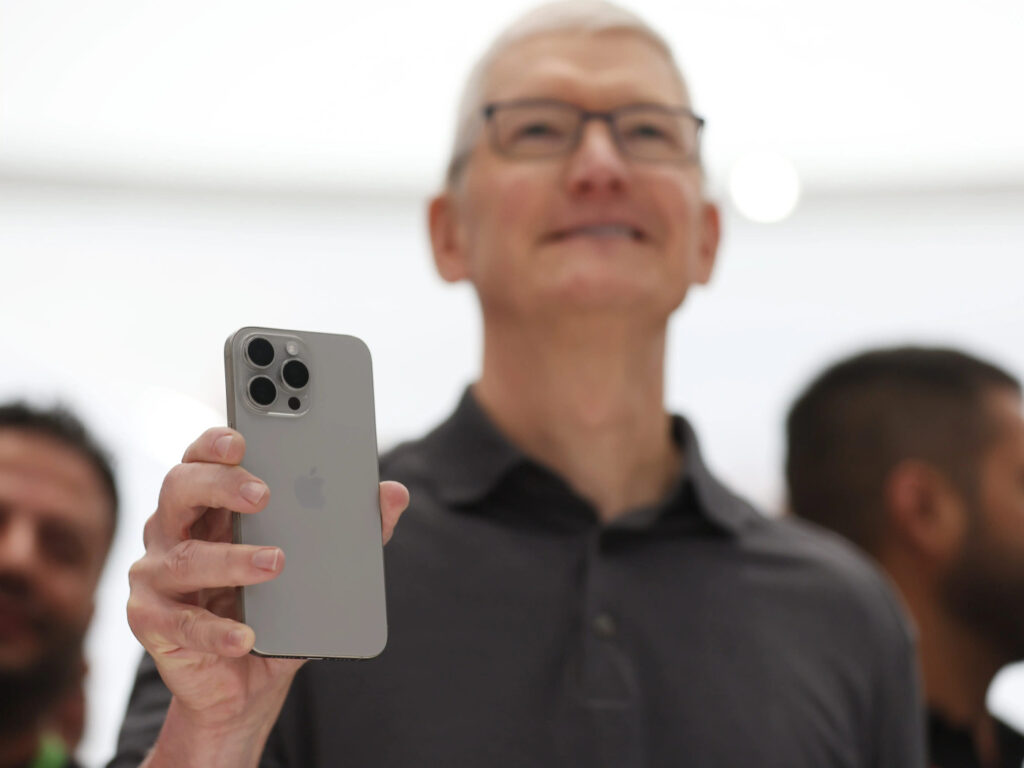 Baisse des ventes d'iphone en chine expliquée par tim cook