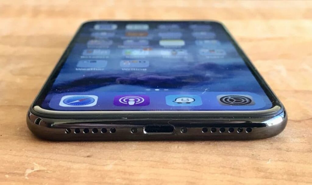 Iphone 17 pro : un redesign des haut-parleurs symétriques pour un meilleur son