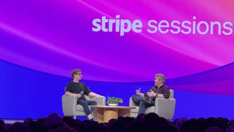 Mark zuckerberg se moque des déboires d&rsquo;apple