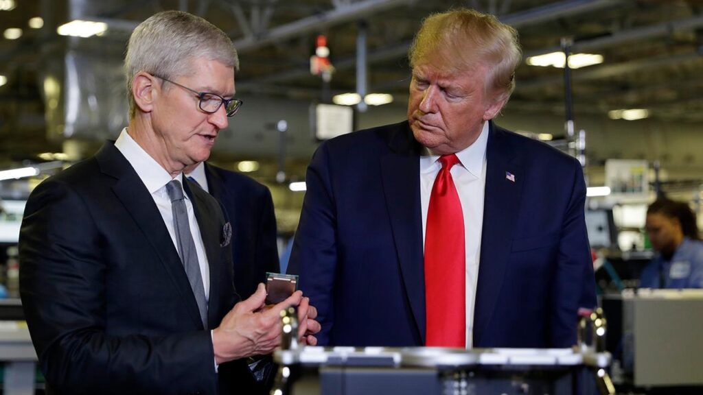 Trump demande à apple de cesser la production d'iphone en inde