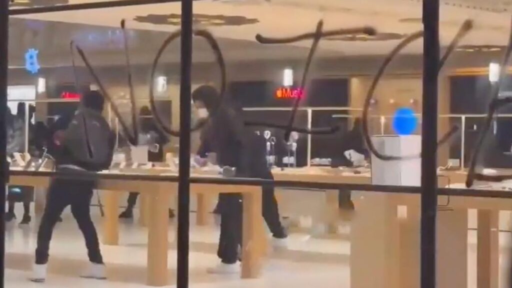 Vandalisme de l'apple store de los angeles lors des manifestations anti-ice