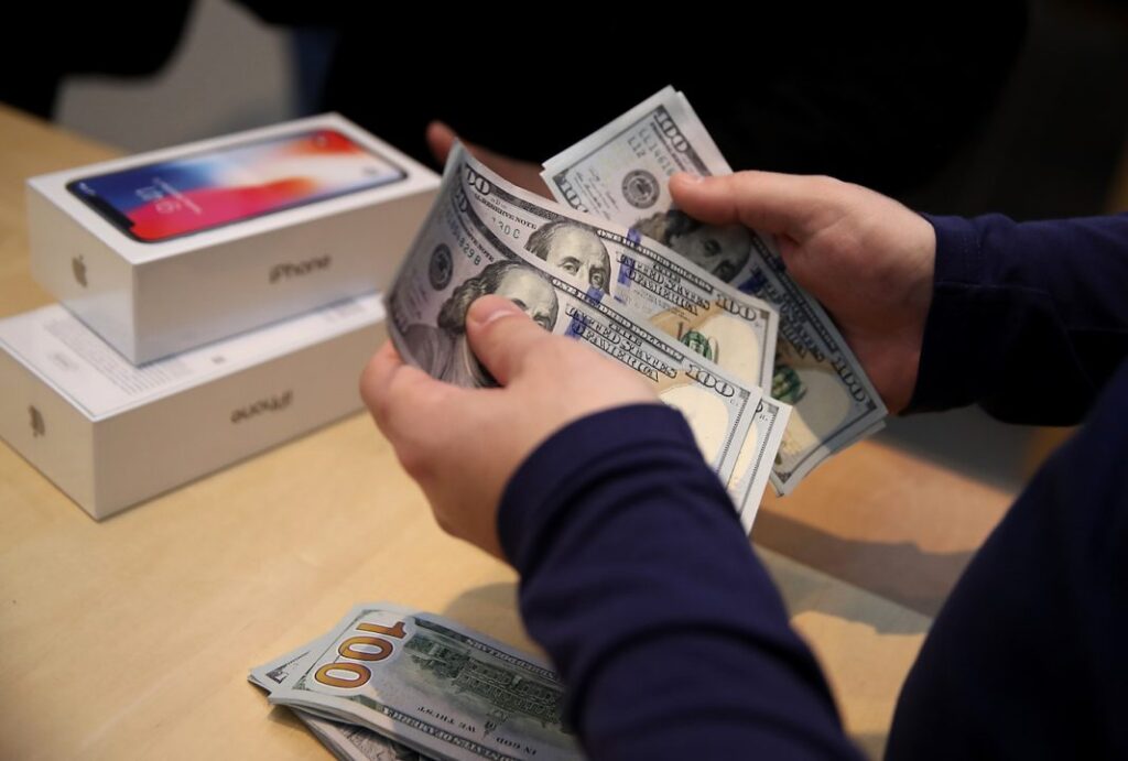 Meta recrute un cadre clé d'apple pour l'ia avec une offre record
