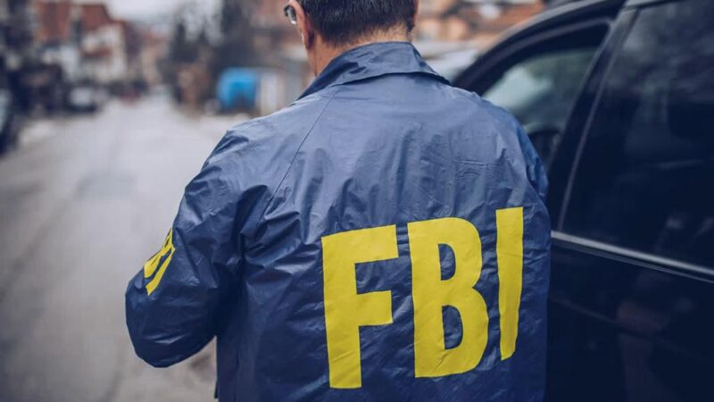 Braquage d&rsquo;iphones par de faux agents du fbi