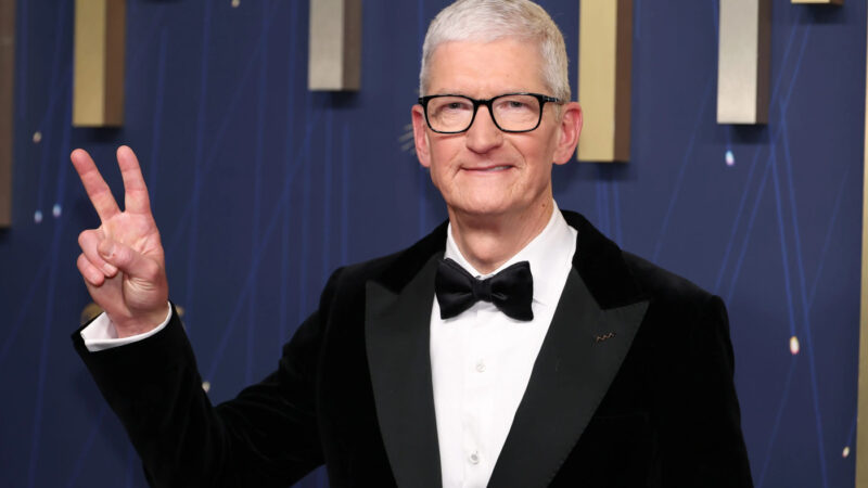 Tim Cook acquitté des accusations de violations des droits des employés