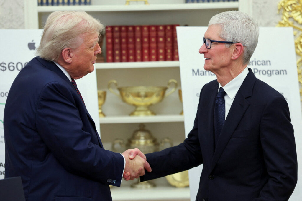 Tim cook et les patrons de la tech remercient donald trump