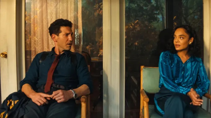 Jon bernthal et tessa thompson dans un thriller netflix