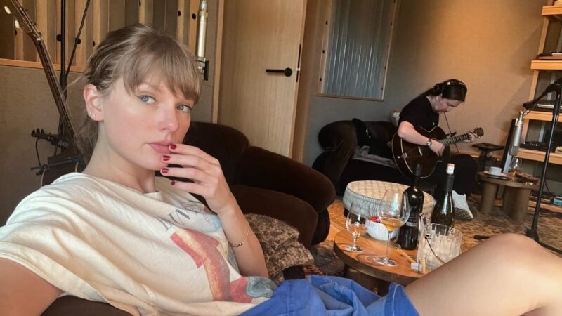 Taylor swift dévoile une version exclusive de son album sur itunes
