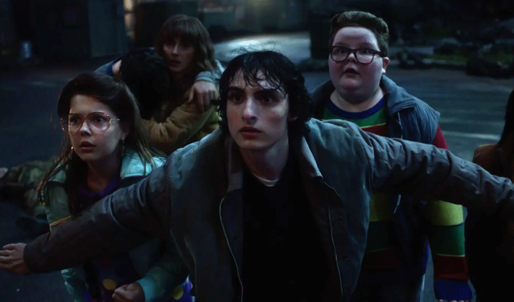 Stranger things promet des batailles épiques dans sa dernière saison