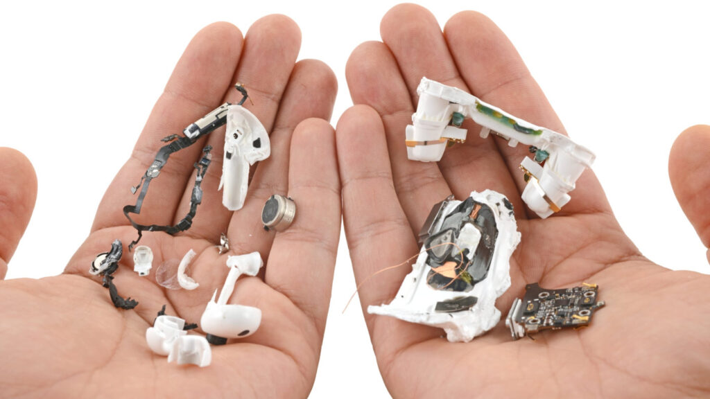 Démontage des airpods pro 3 révèle une impossibilité de réparation