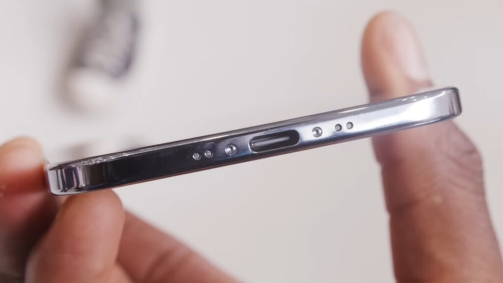 Détails sur le port usb-c de l'iphone air imprimé en 3d