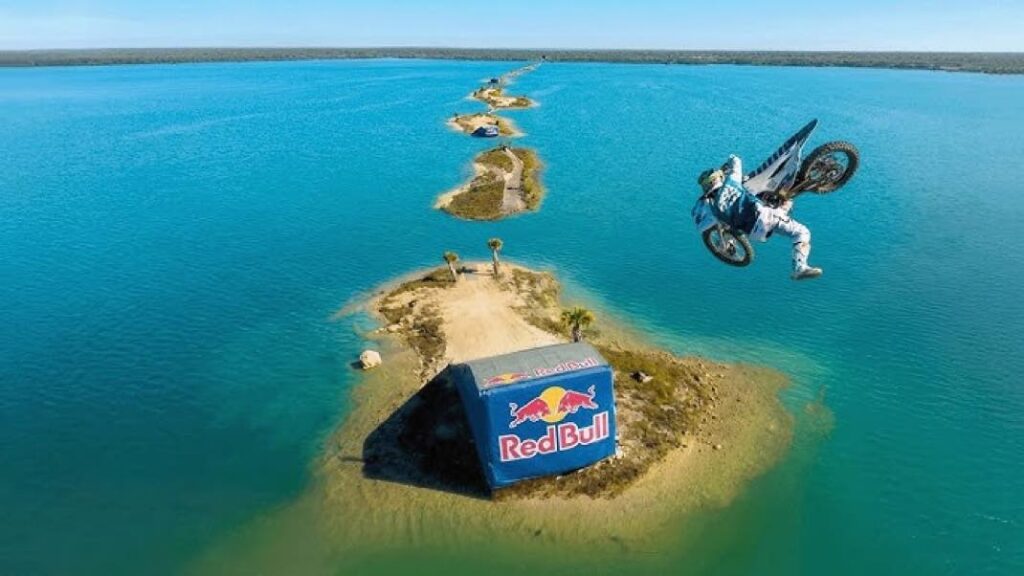 Apple filme des sauts de motocross avec plus de 40 iphone 17 pro max