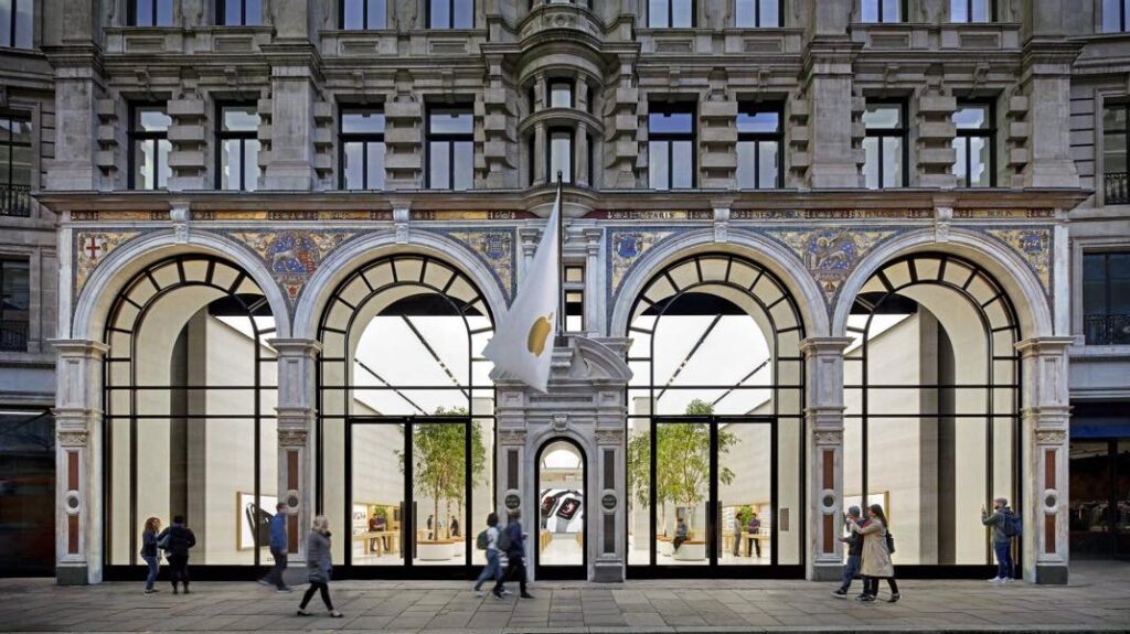 Réouverture de l'apple store de regent street à londres
