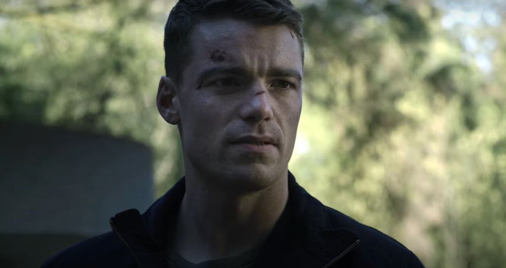 Gabriel basso engagé pour des cascades risquées dans the night agent