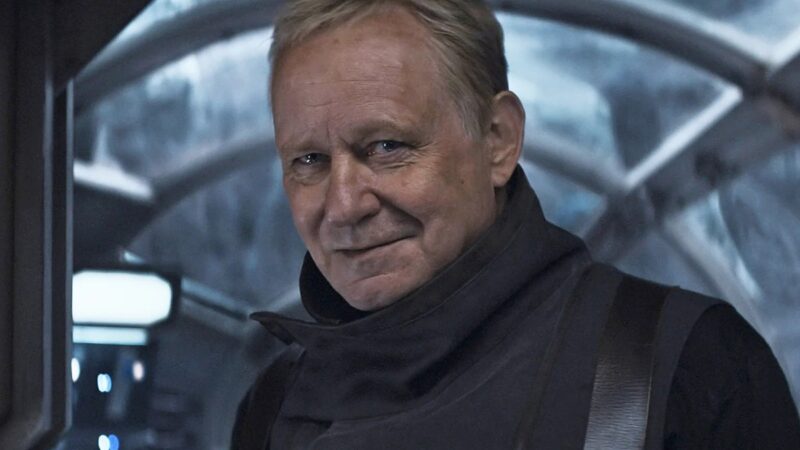 Stellan skarsgård et dakota fanning dans une nouvelle série thriller apple tv