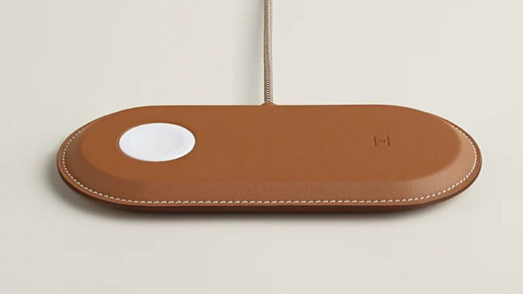 Hermès lance des chargeurs magsafe luxueux jusqu'à 3950 euros