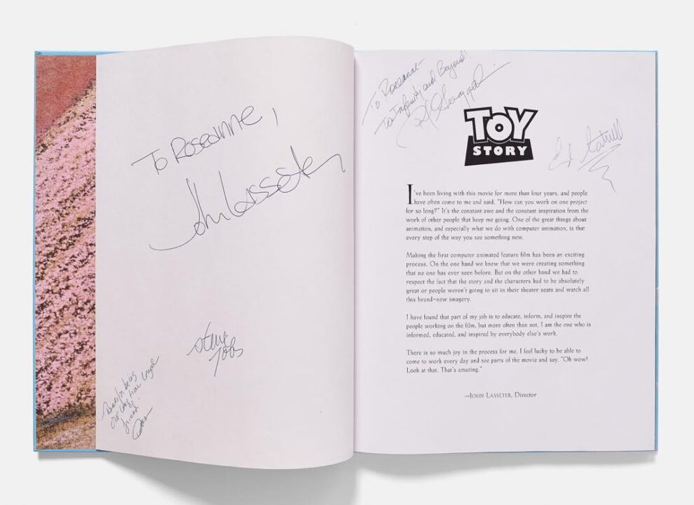 Vente aux enchères d'un livre rare de toy story signé par steve jobs