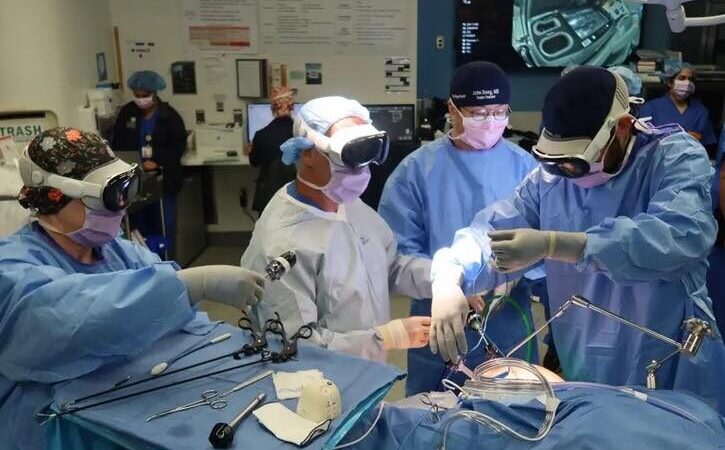 Lapple vision pro utilise pour la premiere chirurgie de la cataracte