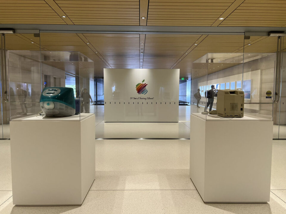 50 ans d'Apple : exposition des produits emblématiques à l'Apple Park