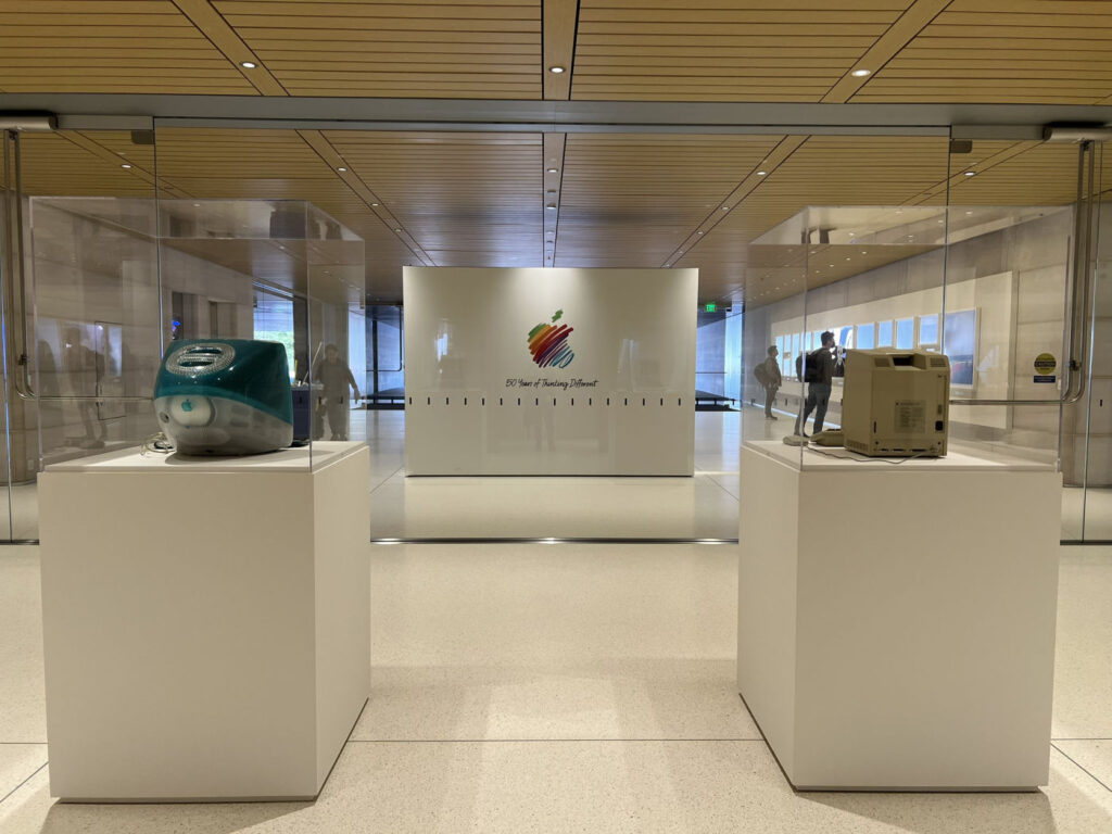 50 ans d'Apple : exposition des produits emblématiques à l'Apple Park