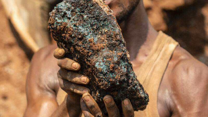 Apple nie tout lien avec des groupes armés concernant les minerais de sang